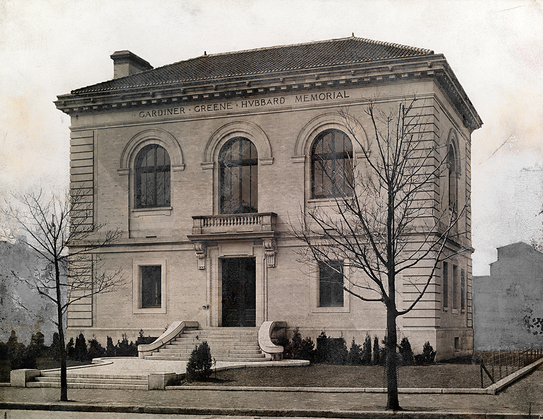 Click to enlarge image 20_1904_NGS_Hubbard_Hall_cr_Leet_Brothers_NationalGeographic_599173_PD_web.jpg