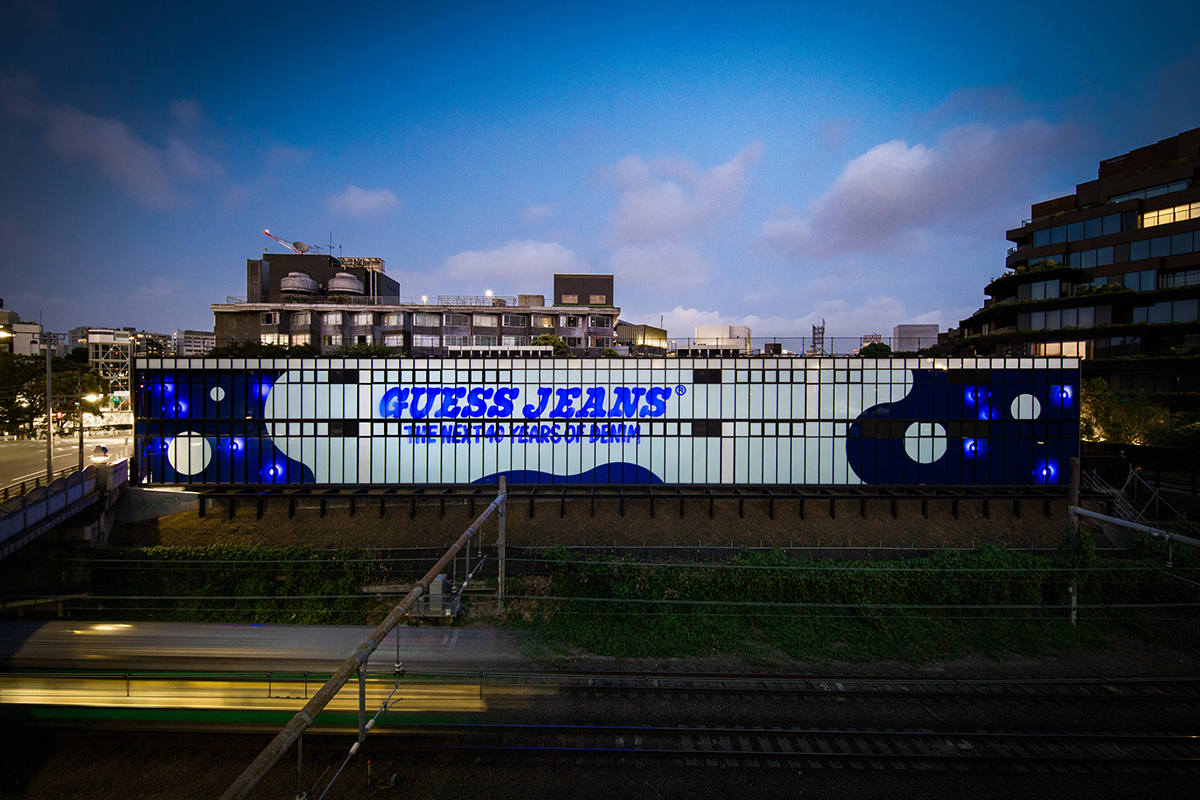 Click to enlarge image 01_GUESS_JEANS____The_Next_40_Years_of_Denim_Exhibition__in_Tokyo.jpg